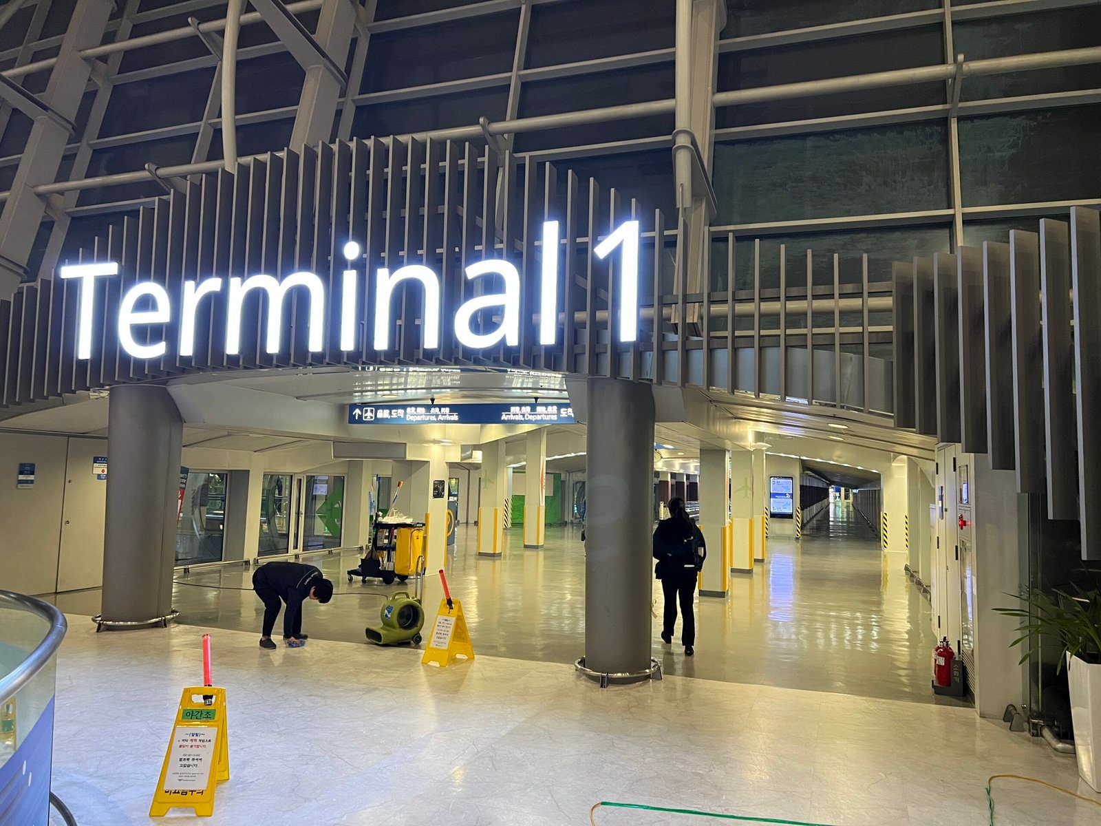 티웨이 체크인 및 탑승수속 오사카 간사이 공항 입국 - 38