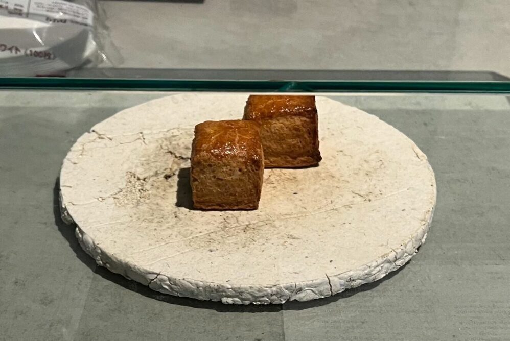주문대에 진열된 스콘 디저트