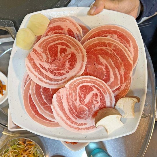 만만고기 꽃삼겹살 7인분 부산 범일역 맛집 - 1