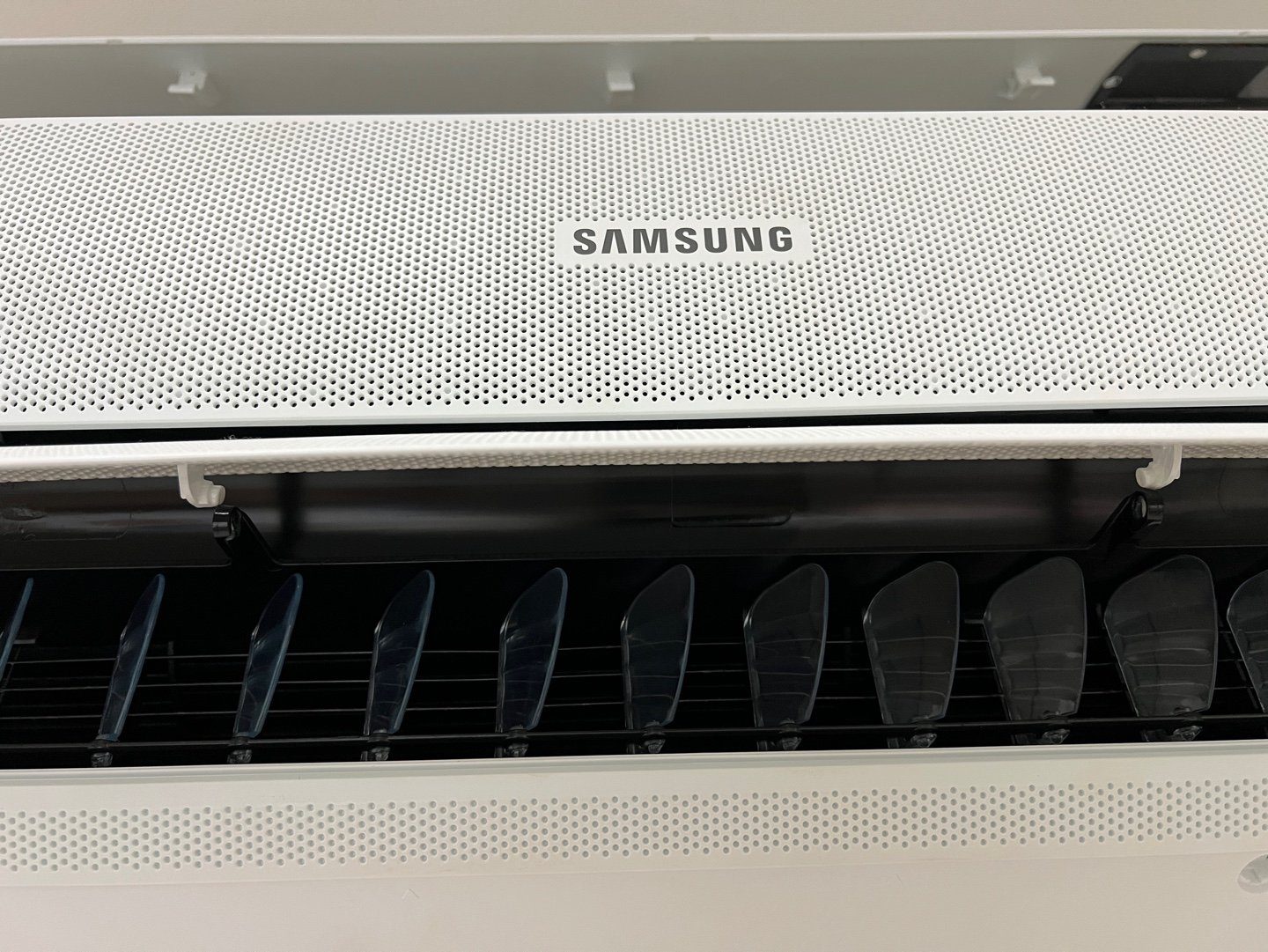 삼성 벽걸이 무풍에어컨 셀프 분해청소 방법 AR06R5170HEQ - 4