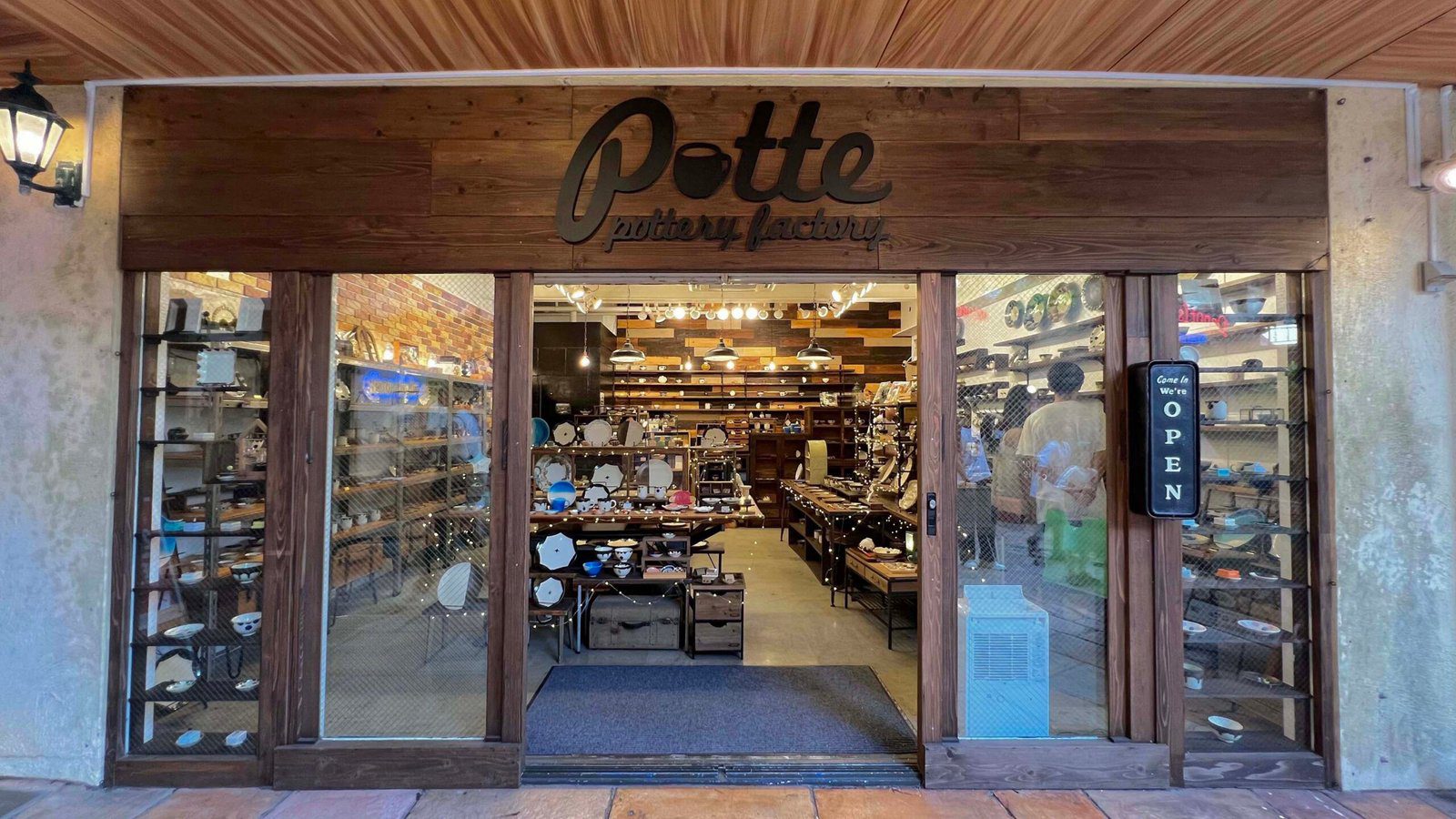 KOUBOU RYUHAKU Potte 美浜店 아메리칸빌리지 기념품 쇼핑 도자기 그릇 Potte 美浜店