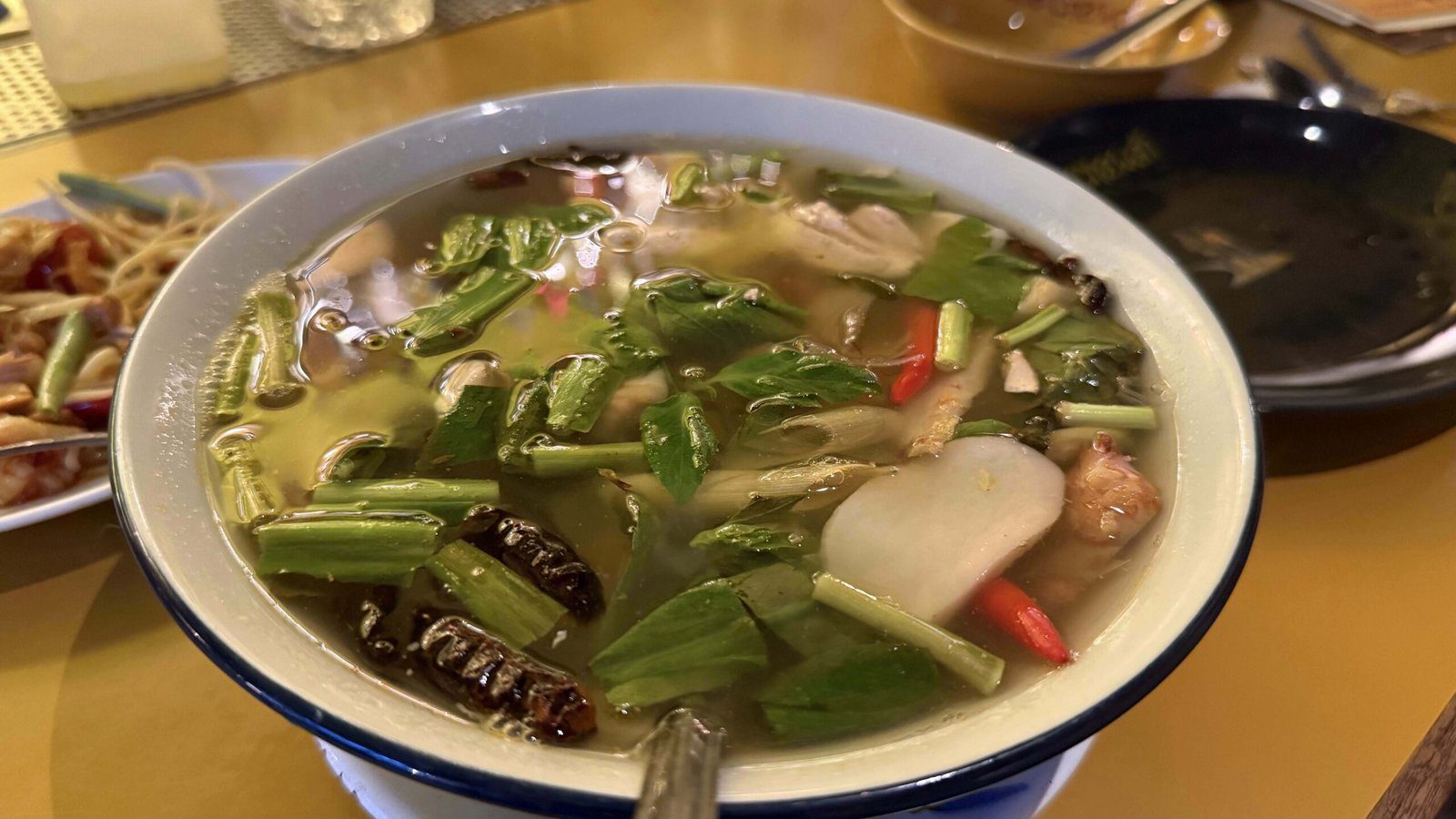 홍콩 맛집 태국음식점 차차완 Cha Cha Wan 에서 메뉴 3개로 저녁한끼 해결 - 8