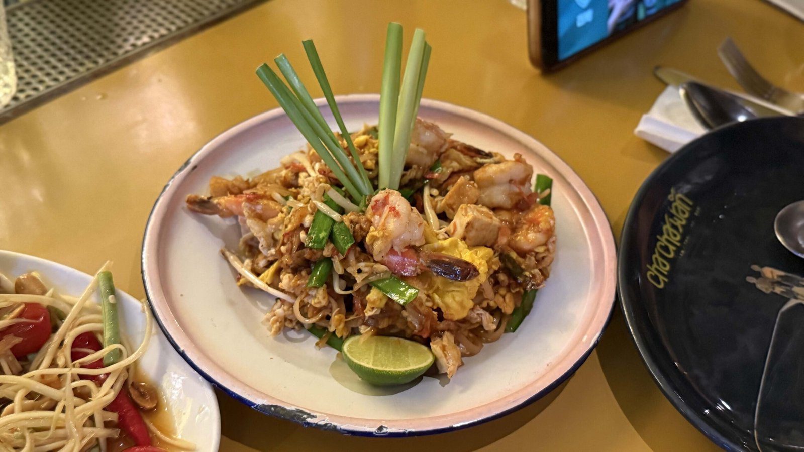 홍콩 맛집 태국음식점 차차완 Cha Cha Wan 에서 메뉴 3개로 저녁한끼 해결 - 7