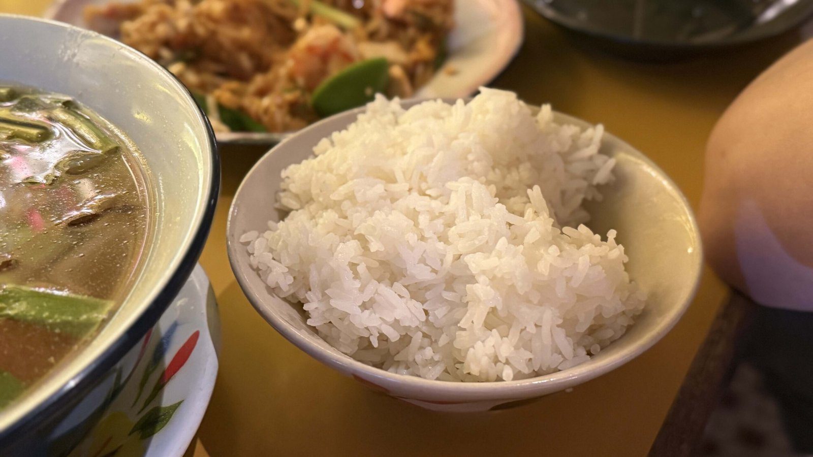 홍콩 맛집 태국음식점 차차완 Cha Cha Wan 에서 메뉴 3개로 저녁한끼 해결 - 9